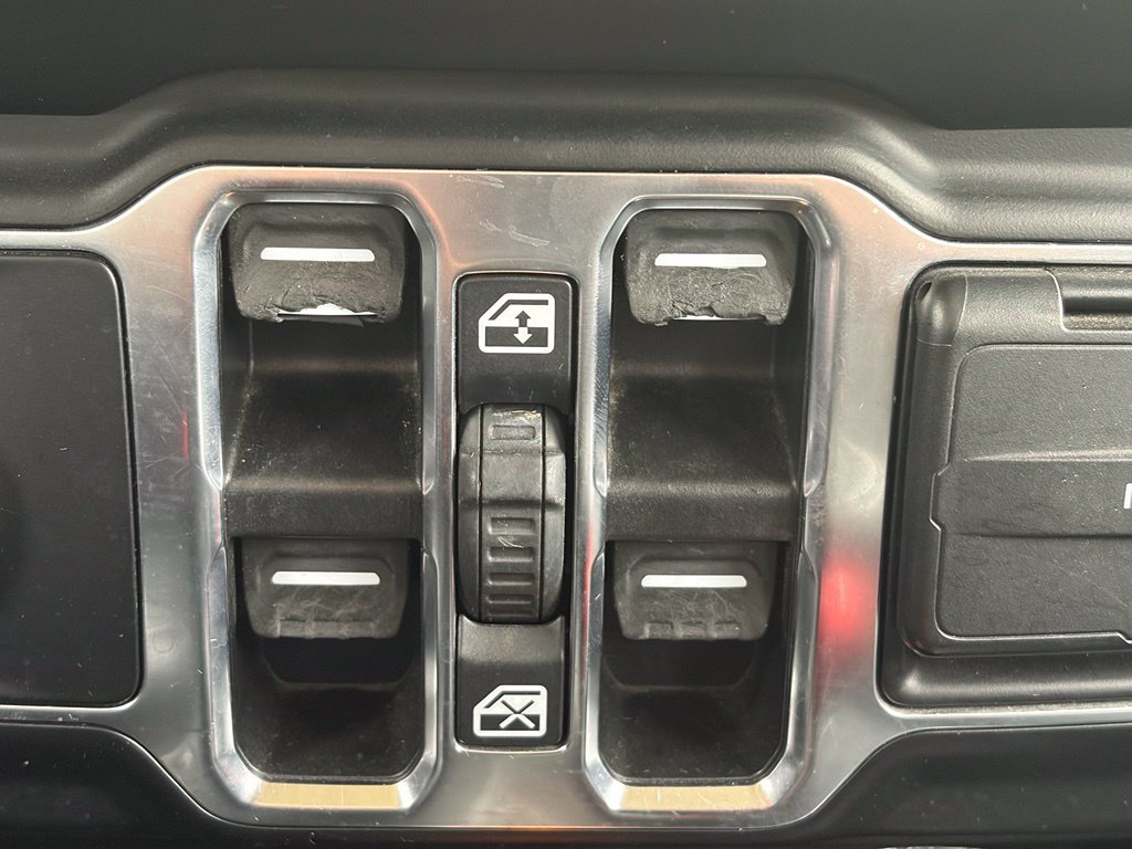 Used 2021 Jeep Wrangler Unlimited Sport AWD/4WD image 29