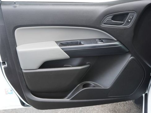 Used 2019 Chevrolet Colorado W/T RWD image 9