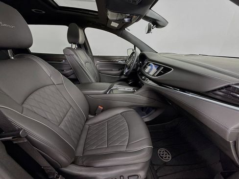 Used 2024 Buick Enclave Avenir image 30