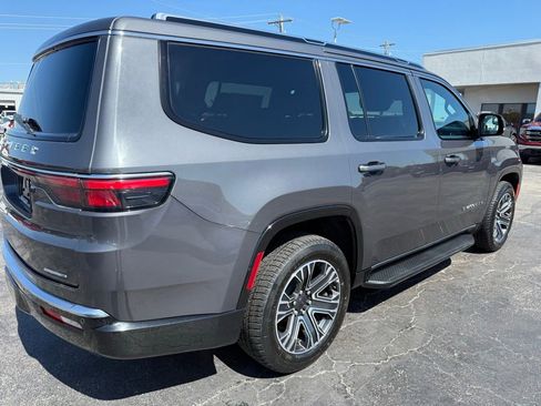 Used 2022 Jeep Wagoneer Series III RWD image 2