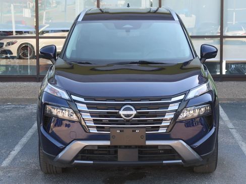 Used 2024 Nissan Rogue SL AWD/4WD image 4