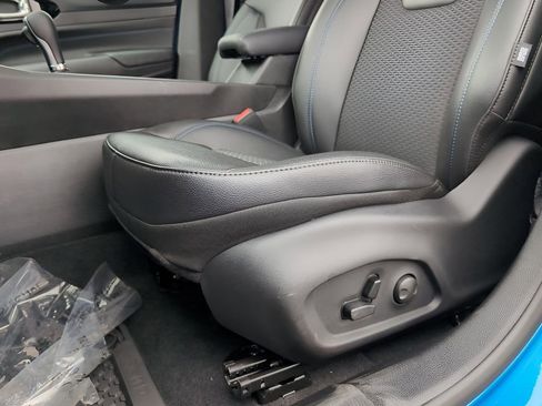 New 2025 Jeep Compass Latitude w/ Sun & Sound Group image 14