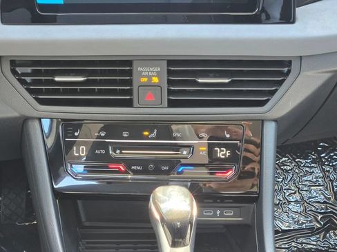 New 2026 Volkswagen Jetta SE FWD image 18