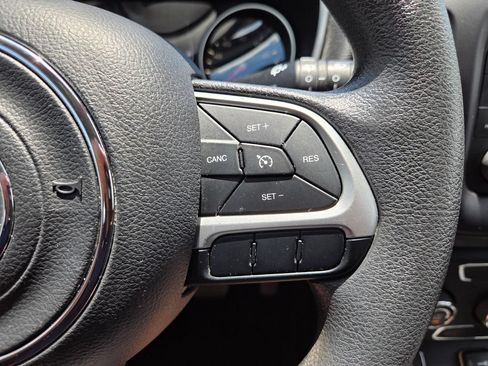 Used 2018 Jeep Compass Sport FWD image 29