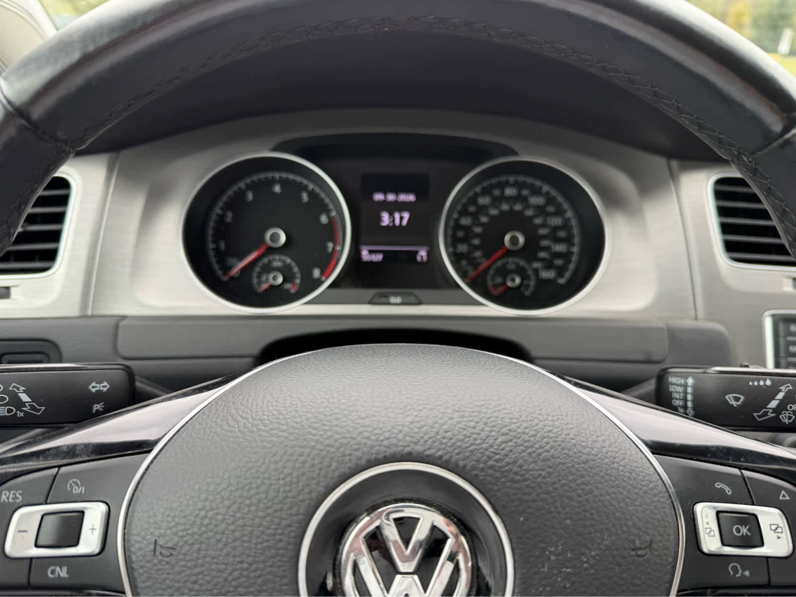 Used 2017 Volkswagen Golf S FWD image 21