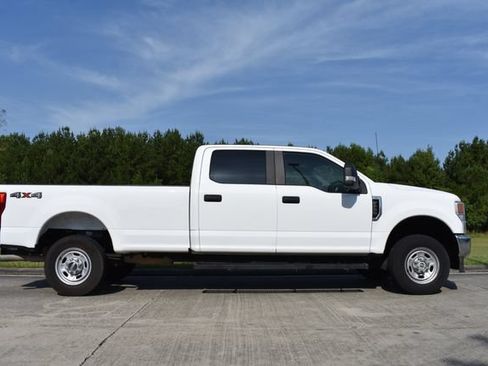 Used 2022 Ford F250 XL w/ Power Equipment Group AWD/4WD image 3