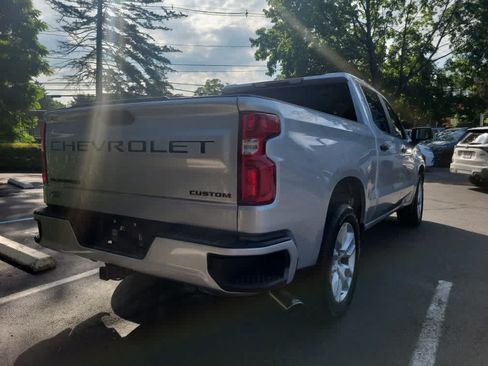 Used 2020 Chevrolet Silverado 1500 Custom w/ Custom Value Package AWD/4WD image 3