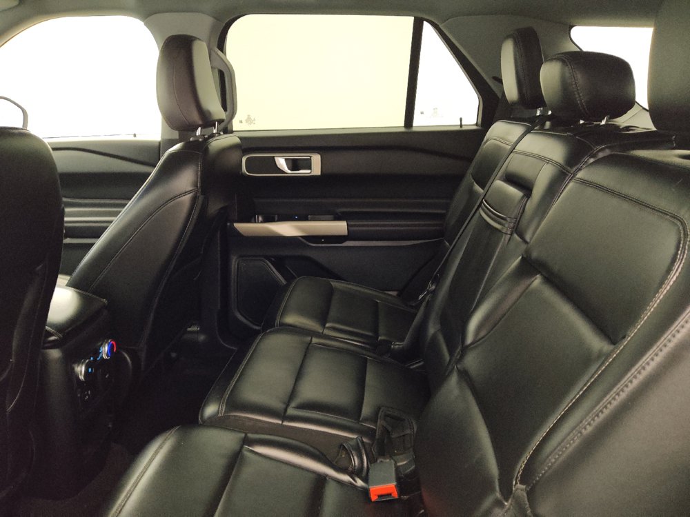Used 2021 Ford Explorer XLT w/ Equipment Group 202A RWD image 18