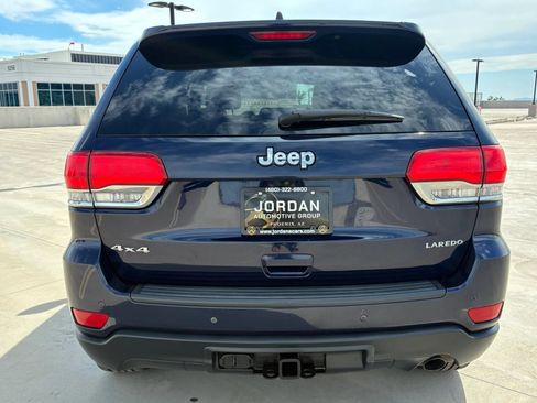 Used 2017 Jeep Grand Cherokee Laredo w/ Quick Order Package 23E AWD/4WD image 7
