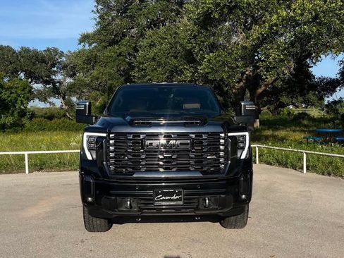 Used 2024 GMC Sierra 2500 Denali Ultimate AWD/4WD image 2