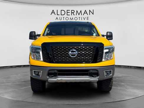 Used 2018 Nissan Titan PRO-4X w/ Pro-4x Convenience Package AWD/4WD image 8