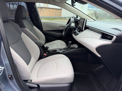 Used 2021 Toyota Corolla LE image 12
