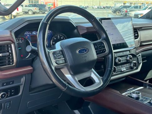 Used 2024 Ford Expedition Limited AWD/4WD image 9