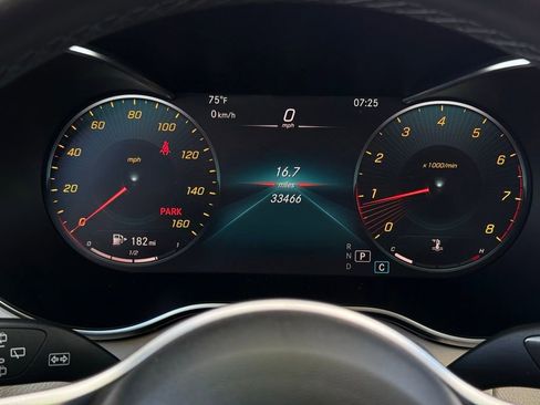 Used 2022 Mercedes-Benz GLC 300 4MATIC w/ Premium Package Lite image 11