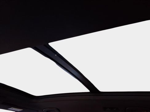 Used 2021 Volkswagen Atlas Cross Sport SE image 14