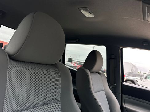 Used 2015 Toyota Tacoma PreRunner RWD image 18