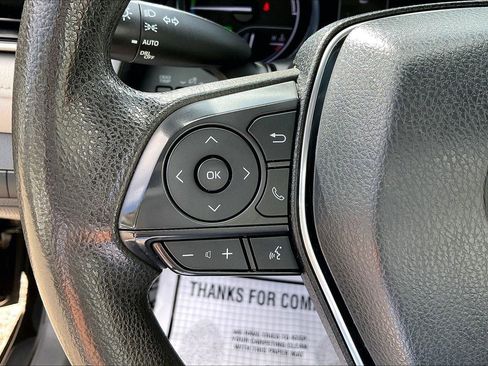 Used 2020 Toyota Camry LE image 11