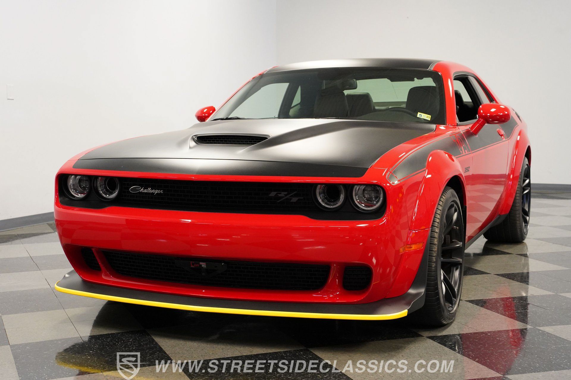 Used 2022 Dodge Challenger R/T Scat Pack RWD image 19