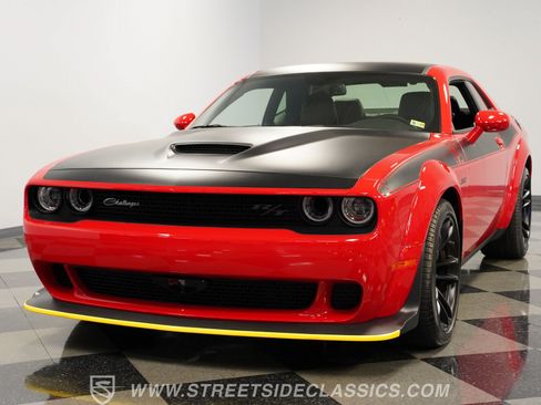 Used 2022 Dodge Challenger R/T Scat Pack RWD image 19