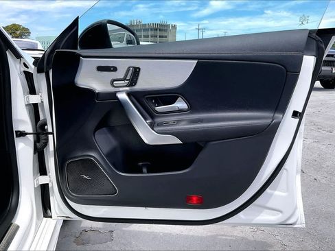 Used 2020 Mercedes-Benz CLA 250 image 28