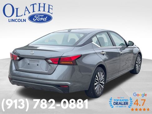 Used 2025 Nissan Altima 2.5 SV FWD image 5