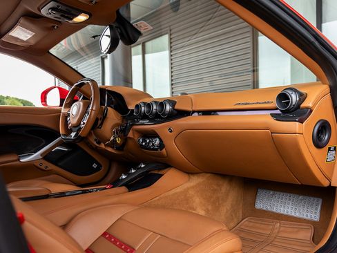 Used 2014 Ferrari F12 Berlinetta image 39