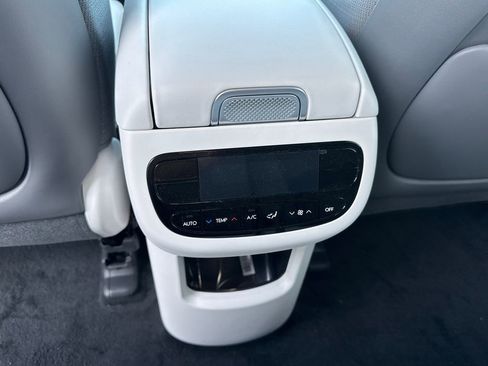 New 2026 Hyundai Ioniq 9 SE AWD/4WD image 15