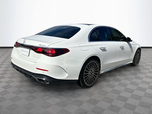 Used 2024 Mercedes-Benz E 350 4MATIC Sedan image 7