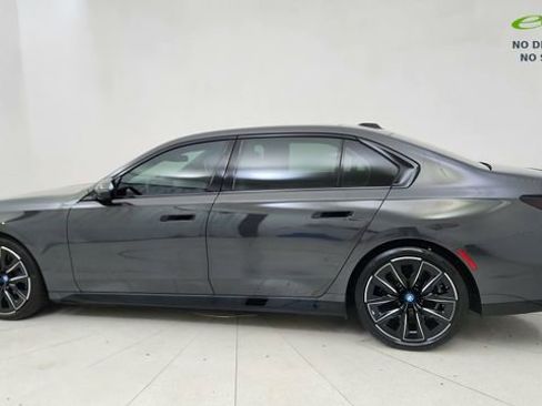 Used 2023 BMW i7 xDrive60 AWD/4WD image 4