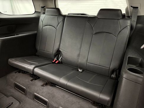 Used 2017 GMC Acadia Limited SLT image 32