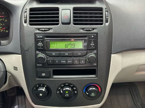 Used 2006 Kia Spectra EX image 10