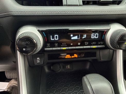 Used 2024 Toyota RAV4 LE AWD/4WD image 21