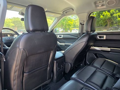 Used 2023 Ford Explorer XLT w/ Equipment Group 202A RWD image 27
