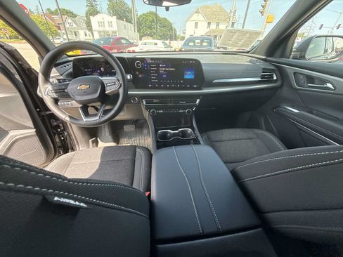 Used 2025 Chevrolet Traverse LT w/ Driver Confidence Package AWD/4WD image 20
