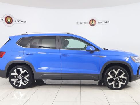 Used 2022 Volkswagen Taos SEL w/ Panoramic Sunroof Package AWD/4WD image 2