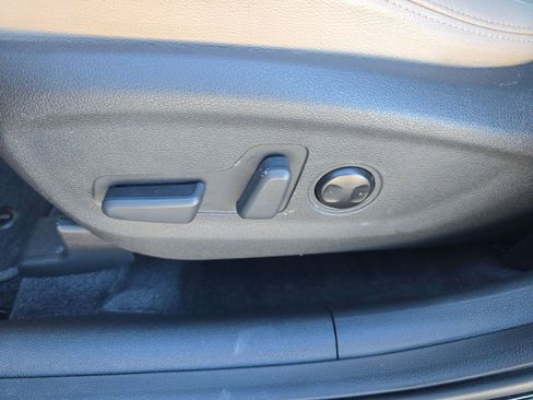 Used 2017 Hyundai Tucson Limited w/ Limited Ultimate Package 03 image 11