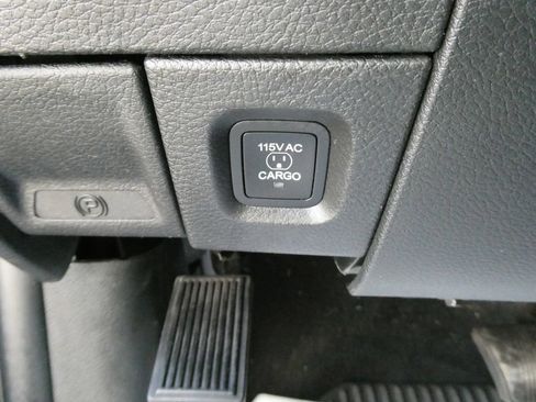 Used 2021 RAM 2500 Laramie w/ Body Color Bumper Group AWD/4WD image 28