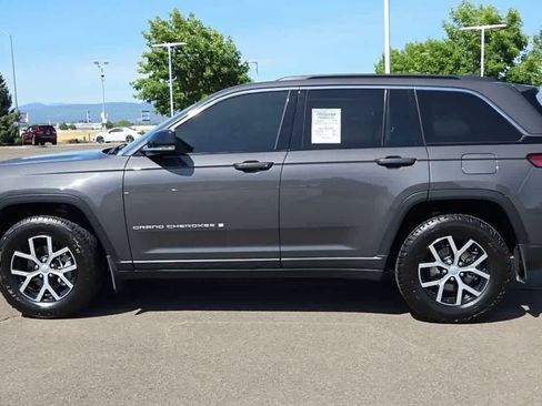 Used 2025 Jeep Grand Cherokee Limited w/ Trailer Tow Package AWD/4WD image 5