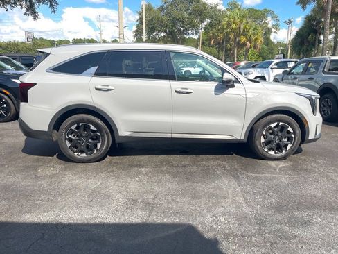 Used 2025 Kia Sorento S w/ Panoramic Sunroof Package FWD image 7