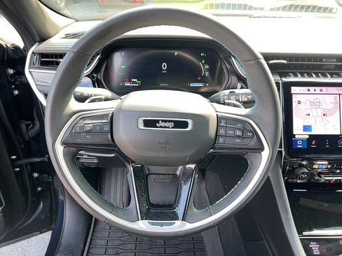 Used 2022 Jeep Grand Cherokee Trailhawk w/ Advanced Protech Group II image 20