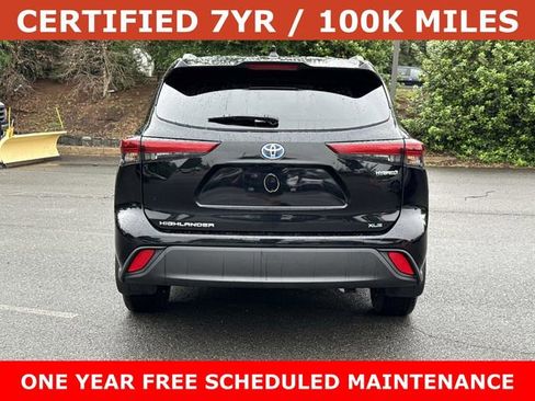 Used 2022 Toyota Highlander XLE AWD/4WD image 3