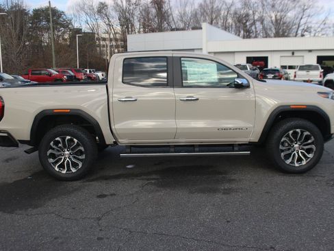 New 2026 GMC Canyon Denali image 8