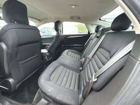 Used 2013 Ford Fusion SE FWD image 18