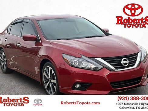Used 2016 Nissan Altima 2.5 SR w/ LED Appearance Package image 1