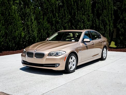 Used 2013 BMW 528i Sedan RWD image 5