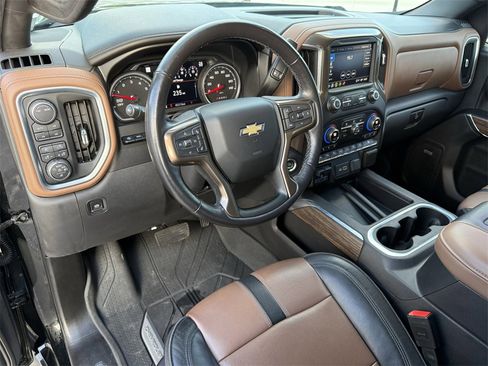 Used 2021 Chevrolet Silverado 1500 High Country w/ Technology Package image 11