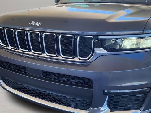 Used 2022 Jeep Grand Cherokee L Limited w/ Luxury Tech Group II image 2