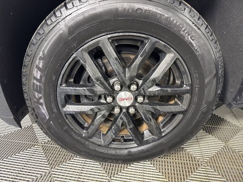Used 2019 GMC Acadia SLT AWD/4WD image 10