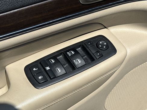 Used 2017 Jeep Grand Cherokee Limited w/ Luxury Group II image 36