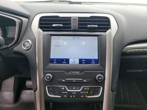 Used 2020 Ford Fusion SE AWD/4WD image 20